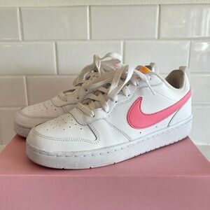 Pink and White Nike Sneakers 🌸 size-8.5W (7Y)